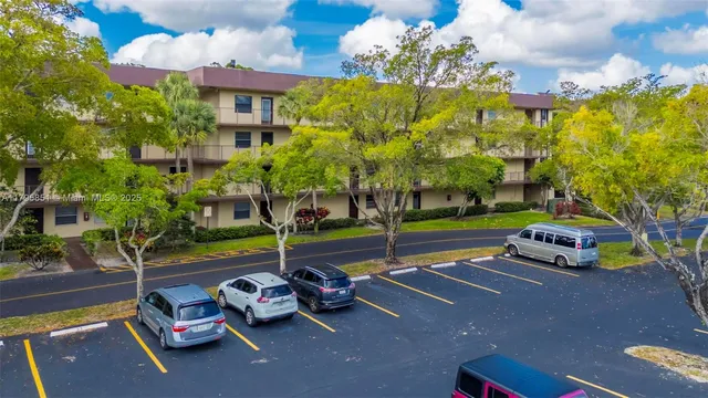 $158,000 | 3321 Northwest 47th Terrace, Unit 330, Lauderdale Lakes, FL 33319