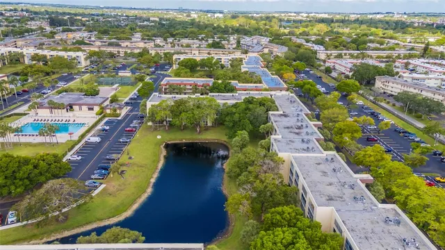 $158,000 | 3321 Northwest 47th Terrace, Unit 330, Lauderdale Lakes, FL 33319