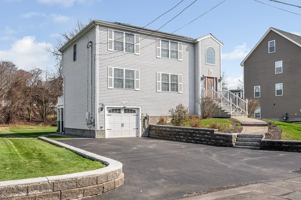 $799,900 | 15 Meadow Drive, Lowell, MA 01854