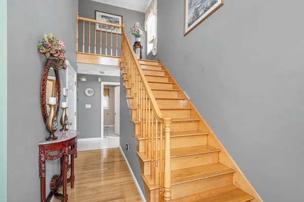 $799,900 | 15 Meadow Drive, Lowell, MA 01854