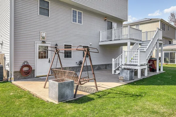 $799,900 | 15 Meadow Drive, Lowell, MA 01854