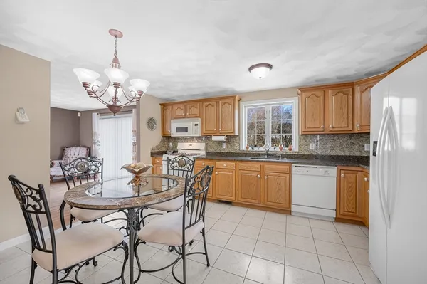 $799,900 | 15 Meadow Drive, Lowell, MA 01854