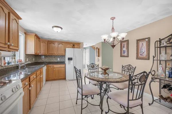 $799,900 | 15 Meadow Drive, Lowell, MA 01854