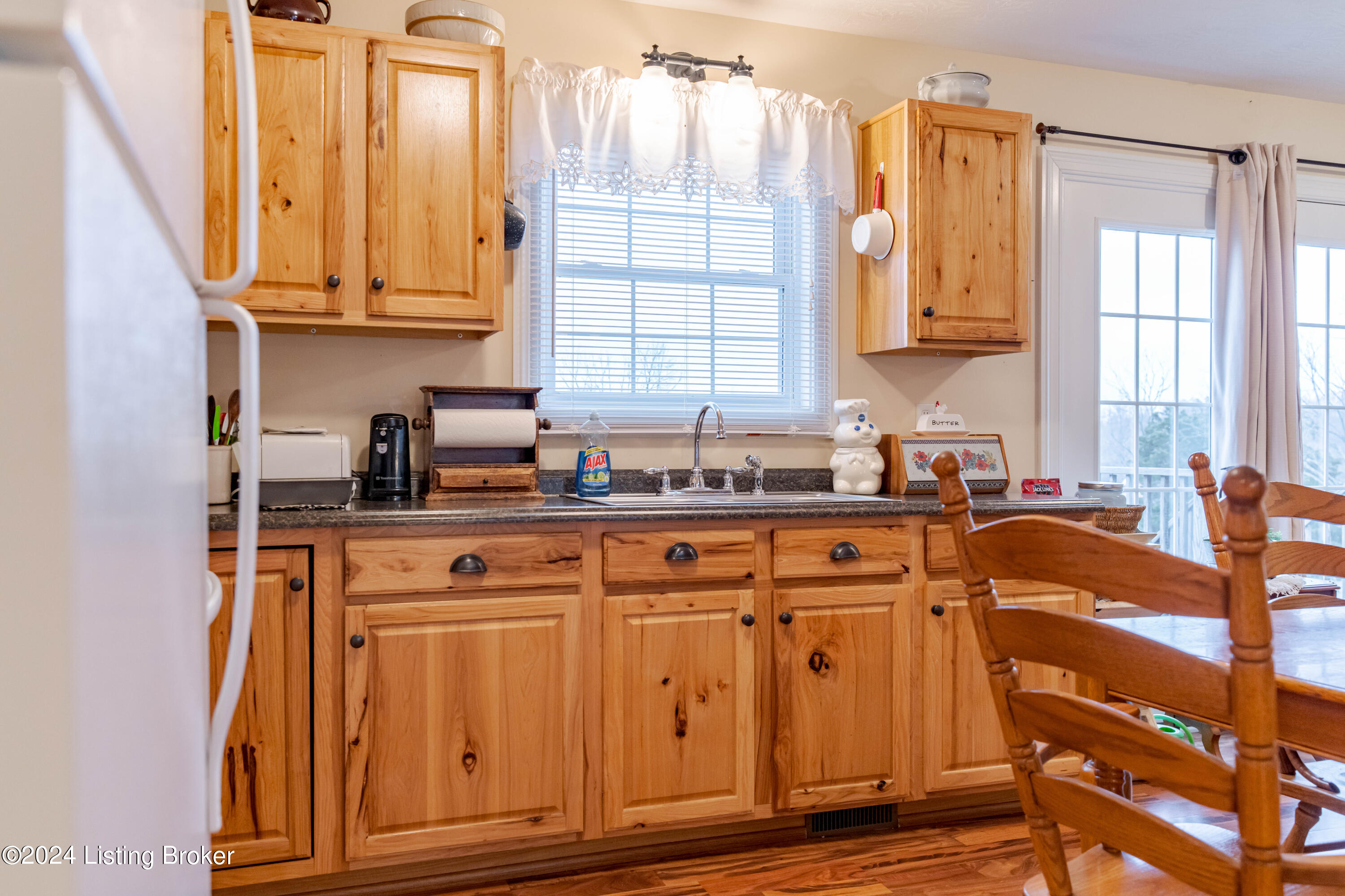 3913 Cat Ridge Road Waddy, KY 40076 - Photo 36 of 43 cabinets