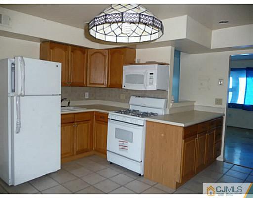 199 Evergreen Road, Unit 10B Edison, NJ 08837 - Photo 3 of 22 Gallery Image 3