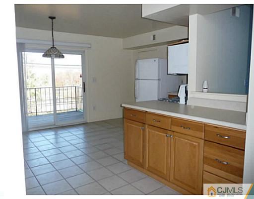 199 Evergreen Road, Unit 10B Edison, NJ 08837 - Photo 8 of 22 Gallery Image 8