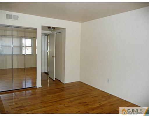 199 Evergreen Road, Unit 10B Edison, NJ 08837 - Photo 9 of 22 Gallery Image 9
