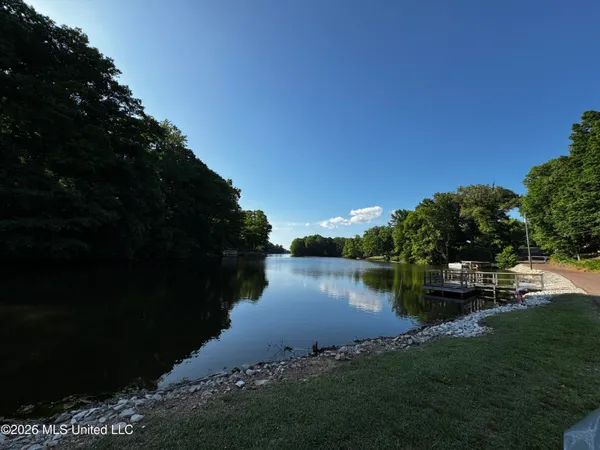 $150,000 | 2830 Woodland Lake Road, Hernando, MS 38632