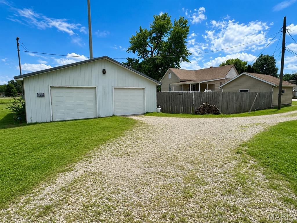 406 South Poplar Street Mount Olive, IL 62069 - Photo 5 of 22