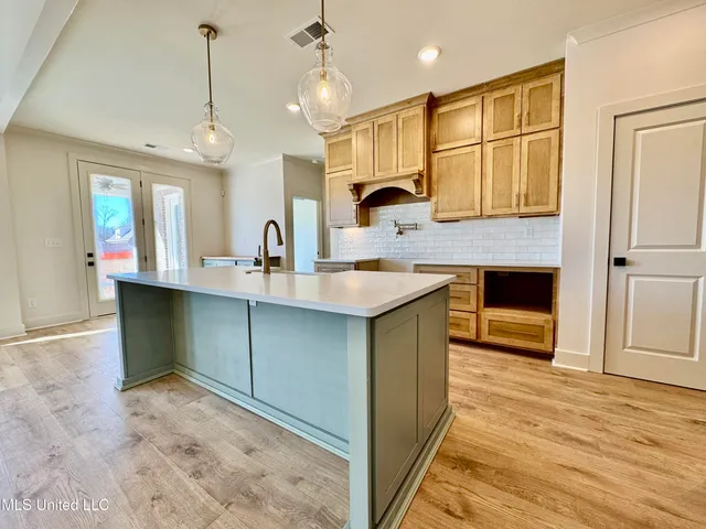 $479,900 | 4220 Adriane Cove, Nesbit, MS 38651