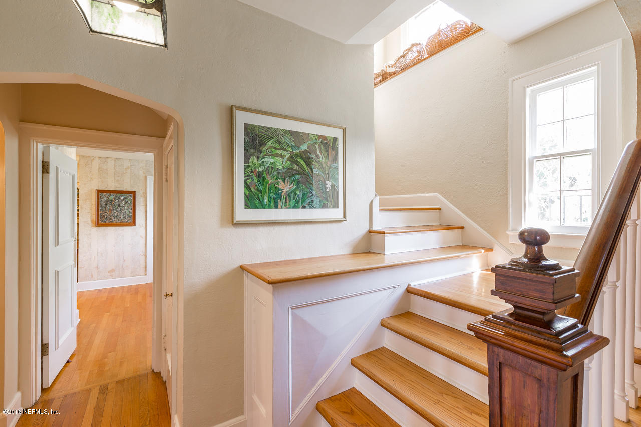 1922 River Road Jacksonville, FL 32207 - Photo 33 of 77 Staircase to 2nd floor