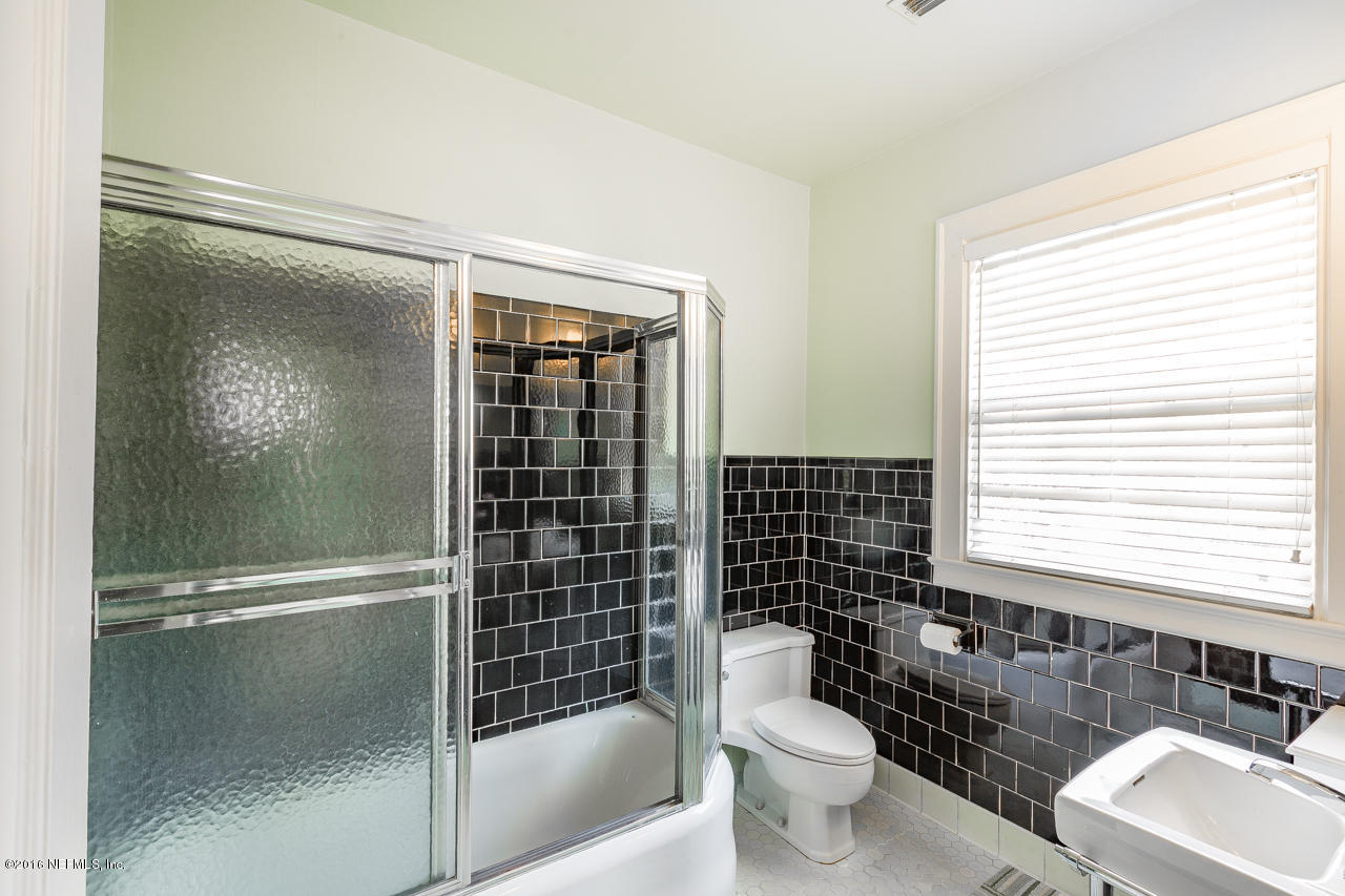 1922 River Road Jacksonville, FL 32207 - Photo 45 of 77 Bathroom 3
