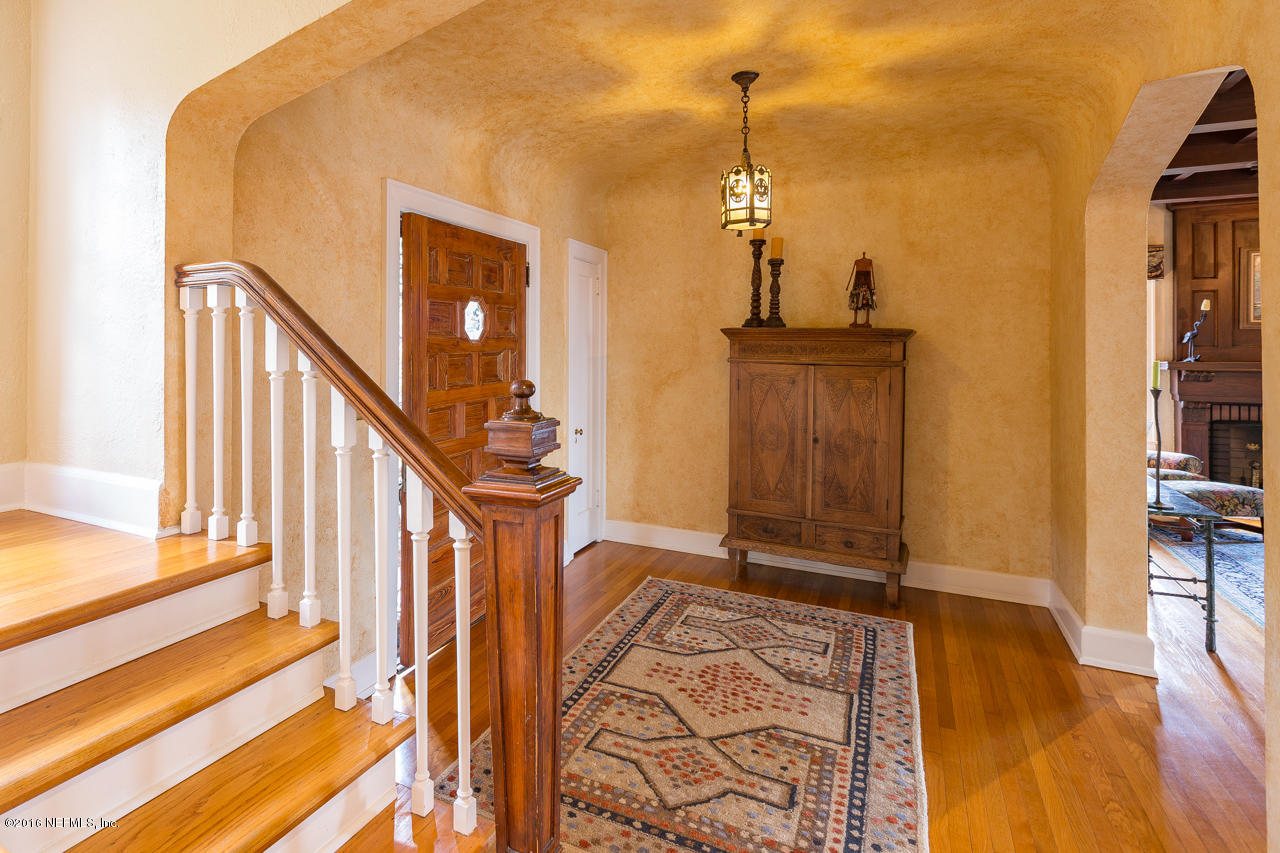 1922 River Road Jacksonville, FL 32207 - Photo 10 of 77 Foyer