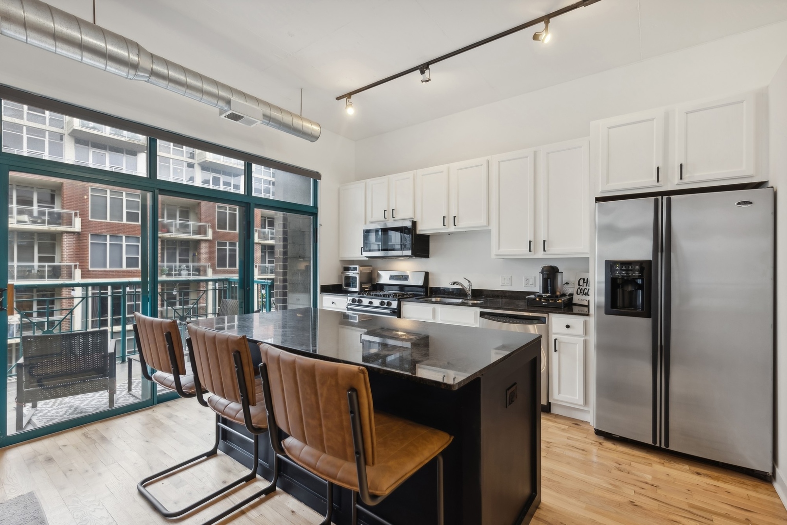 910 West Madison Street, Unit 704 Chicago, IL 60607 - Photo 2 of 10 Gallery Image 2