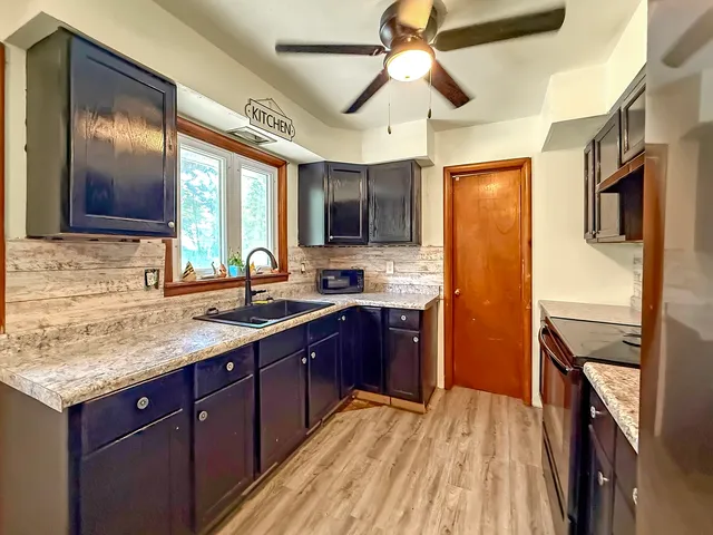 $169,900 | 2358 Chelsea Avenue, Freeport, IL 61032