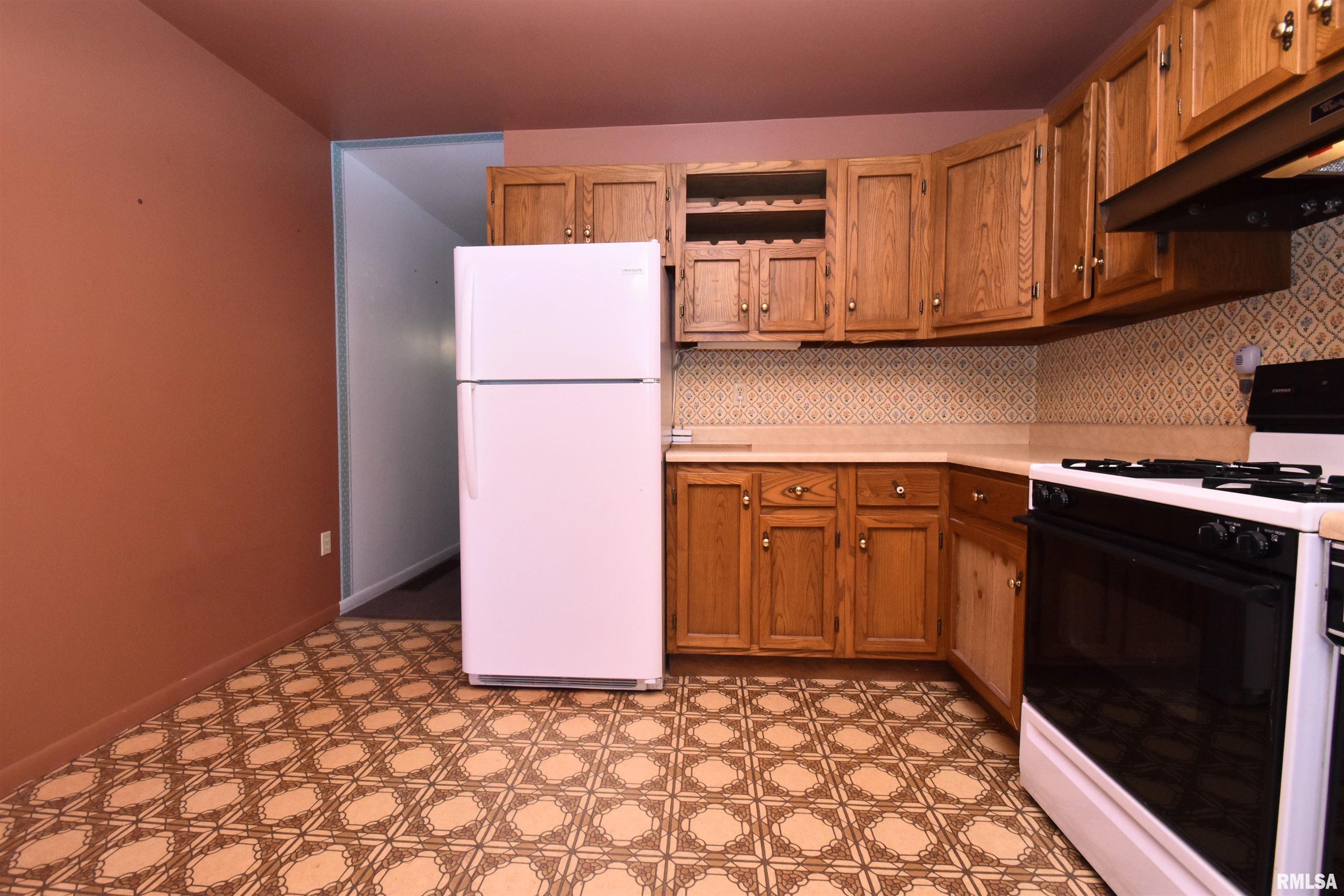 602 West Muller Road East Peoria, IL 61611 - Photo 14 of 39 Gallery Image 14