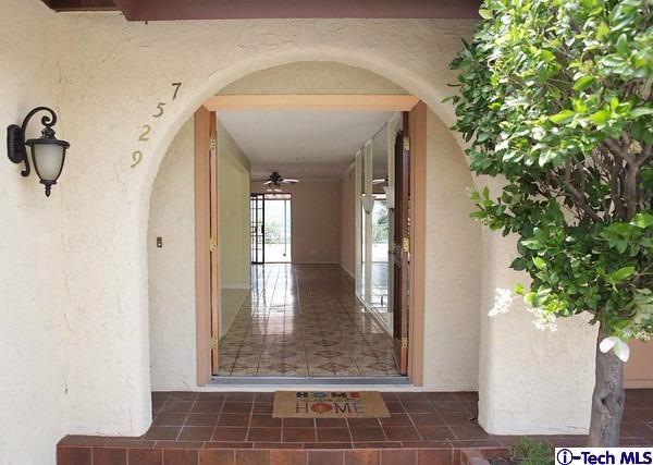 9257 La Shell Drive Tujunga, CA 91042 - Photo 8 of 48