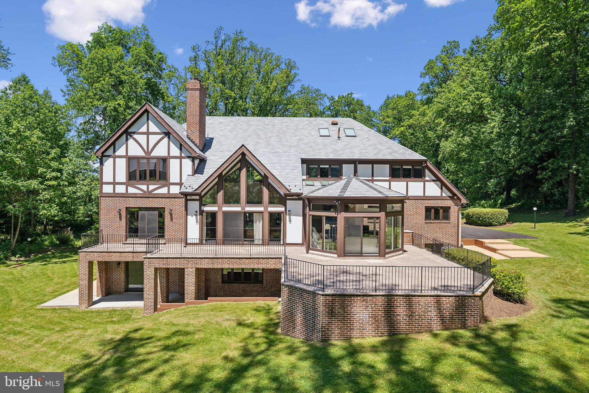 6723 Georgetown Pike McLean, VA 22101 - Photo 32 of 34 Exterior Rear