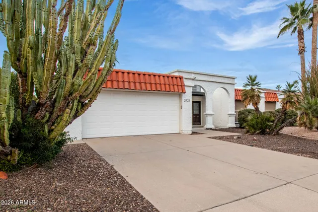 $2,500 | 2424 West Portobello Avenue, Mesa, AZ 85202