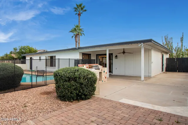 $2,500 | 2424 West Portobello Avenue, Mesa, AZ 85202