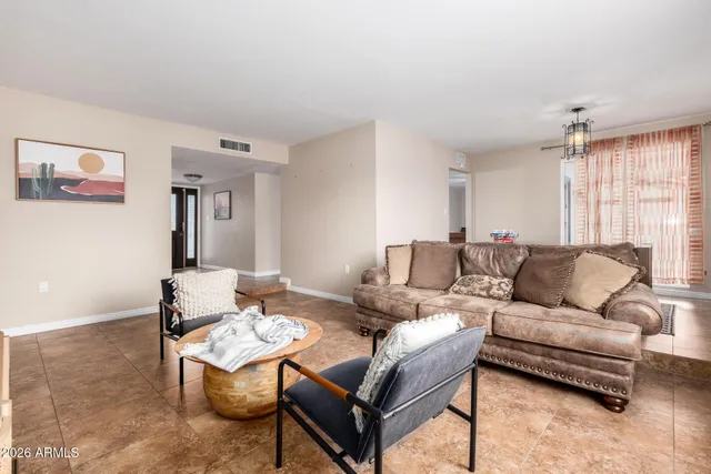 $2,500 | 2424 West Portobello Avenue, Mesa, AZ 85202