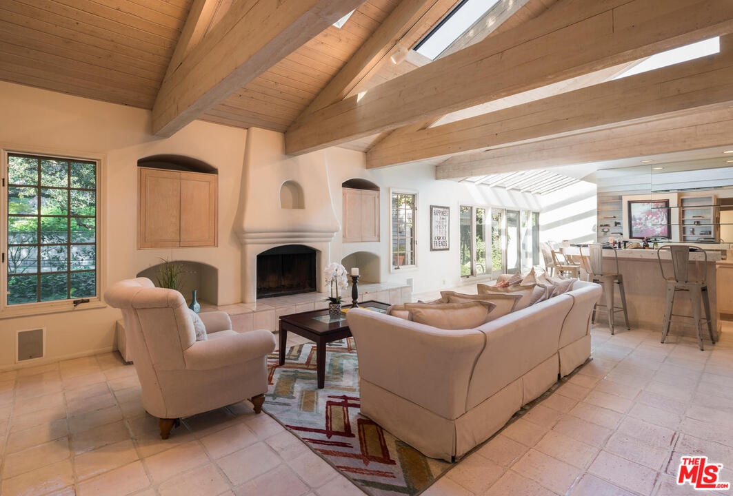 3244 Oakdell Road Studio City, CA 91604 - Photo 12 of 39 Gallery Image 12