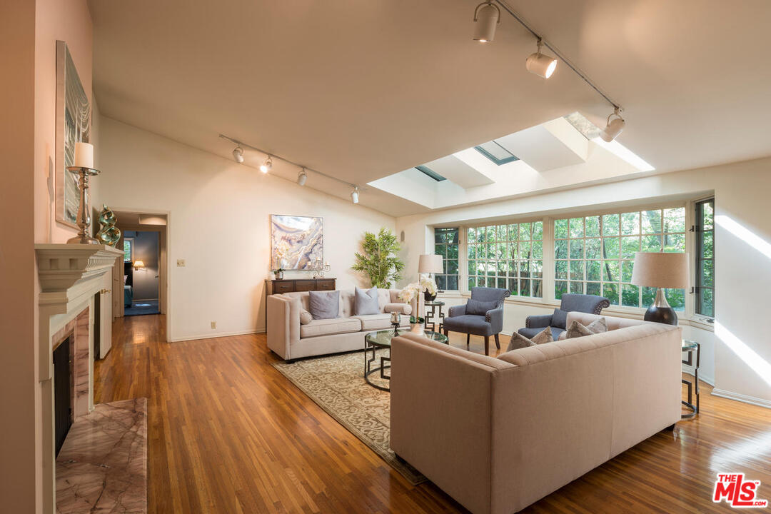 3244 Oakdell Road Studio City, CA 91604 - Photo 4 of 39 Gallery Image 4