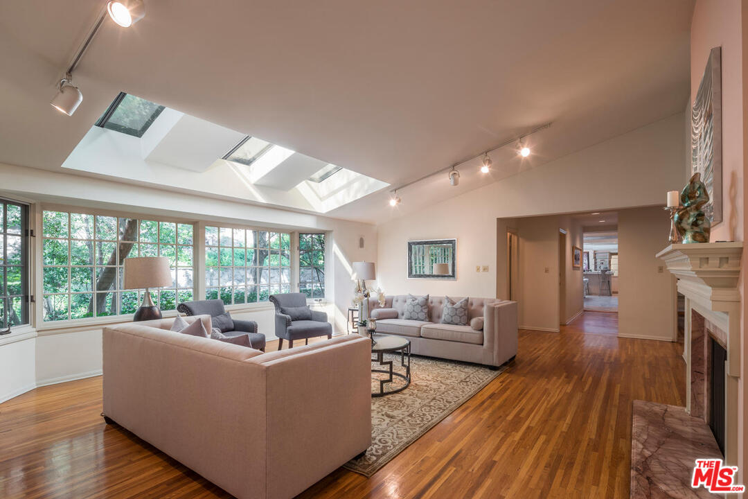 3244 Oakdell Road Studio City, CA 91604 - Photo 5 of 39 Gallery Image 5