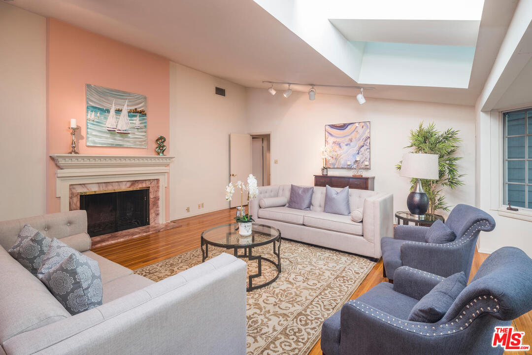3244 Oakdell Road Studio City, CA 91604 - Photo 6 of 39 Gallery Image 6