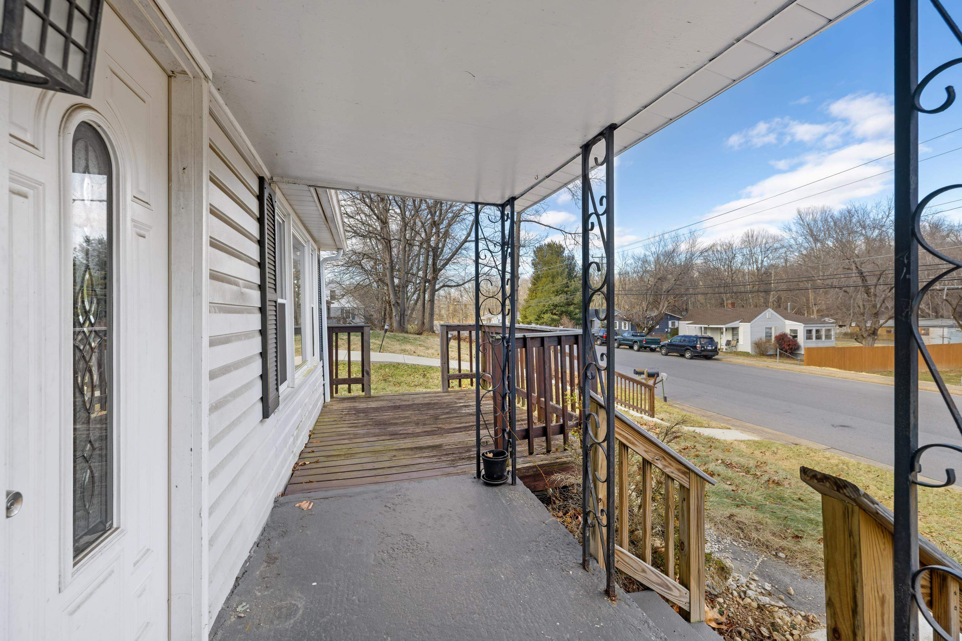 1340 B Street Waynesboro, VA 22980 - Photo 2 of 52