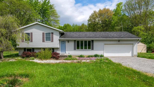 $350,000 | 10703 Jones Road, Diamond, OH 44412
