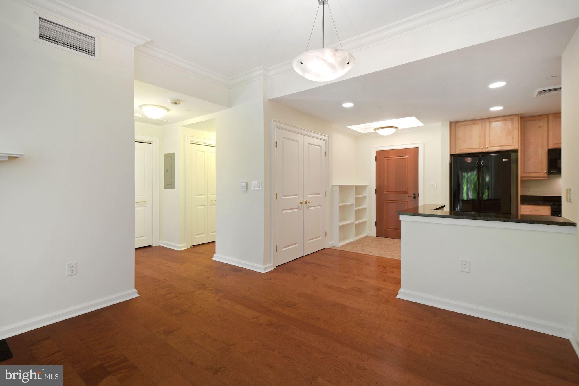 8300 Burdette Road, Unit 563 Bethesda, MD 20817 - Photo 5 of 18