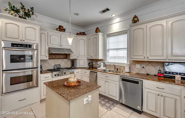 $599,000 | 401 Kingsbridge Road, Madison, MS 39110