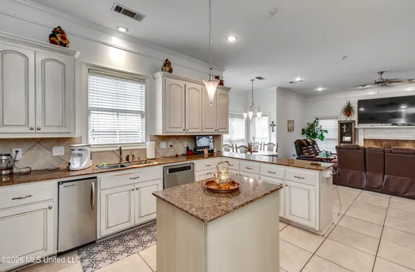 $599,000 | 401 Kingsbridge Road, Madison, MS 39110