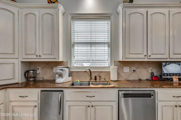 $599,000 | 401 Kingsbridge Road, Madison, MS 39110