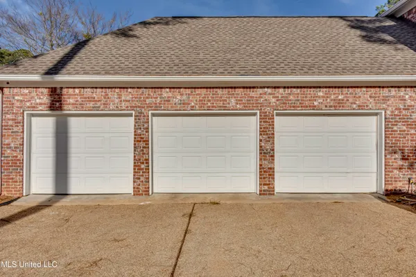 $599,000 | 401 Kingsbridge Road, Madison, MS 39110