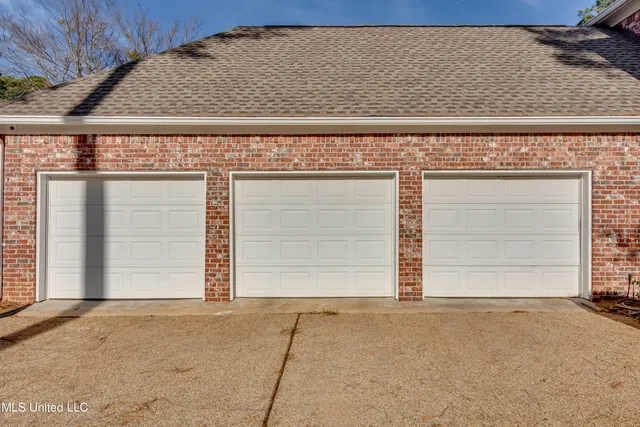 $659,000 | 401 Kingsbridge Road, Madison, MS 39110