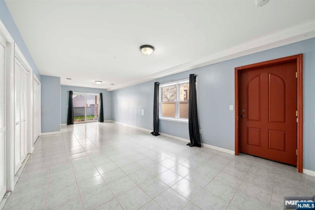 465 B Cliff Street, Unit B Fairview, NJ 07022 - Photo 21 of 23