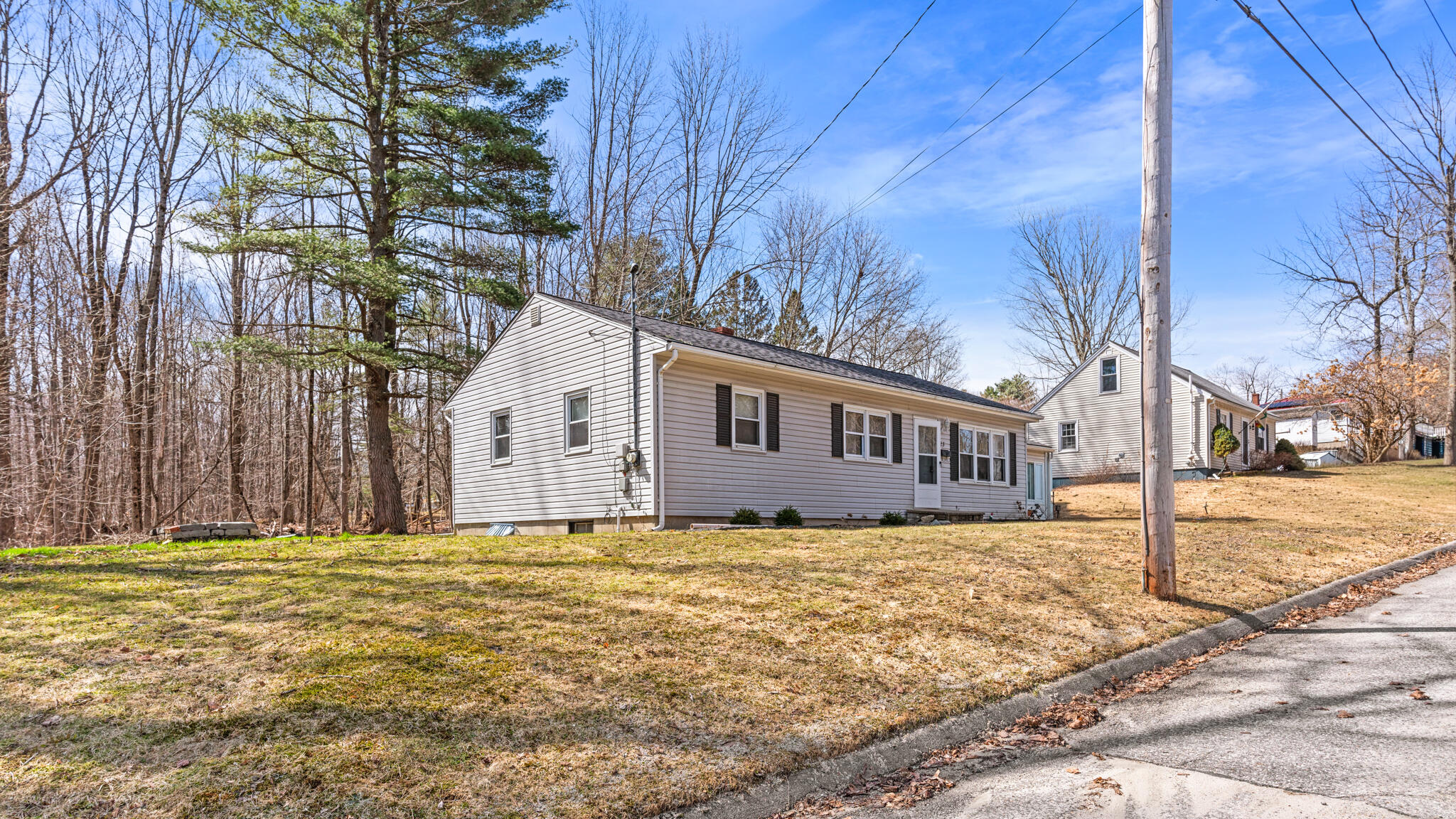 23 Reginald Street Auburn, ME 04210 - Photo 2 of 38 DSC05955