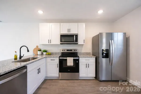 $425,000 | 424-426 2nd Street Southwest, Hickory, NC 28602