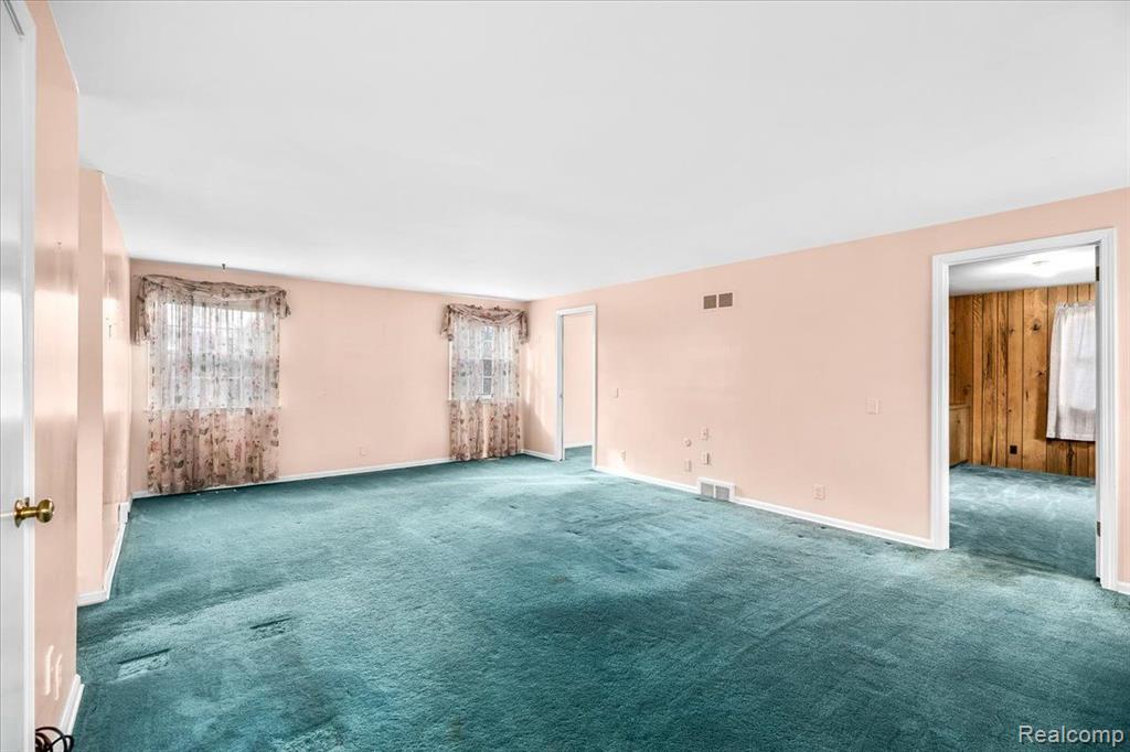 125 Stephens Road Grosse Pointe Farms, MI 48236 - Photo 16 of 50