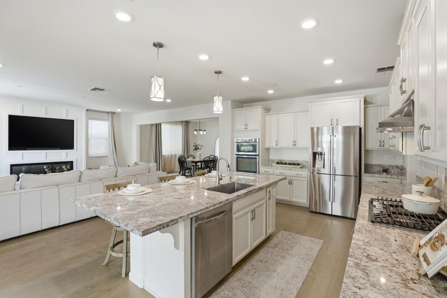 2481 Apple Tree Way Gilroy, CA 95020 - Photo 8 of 28