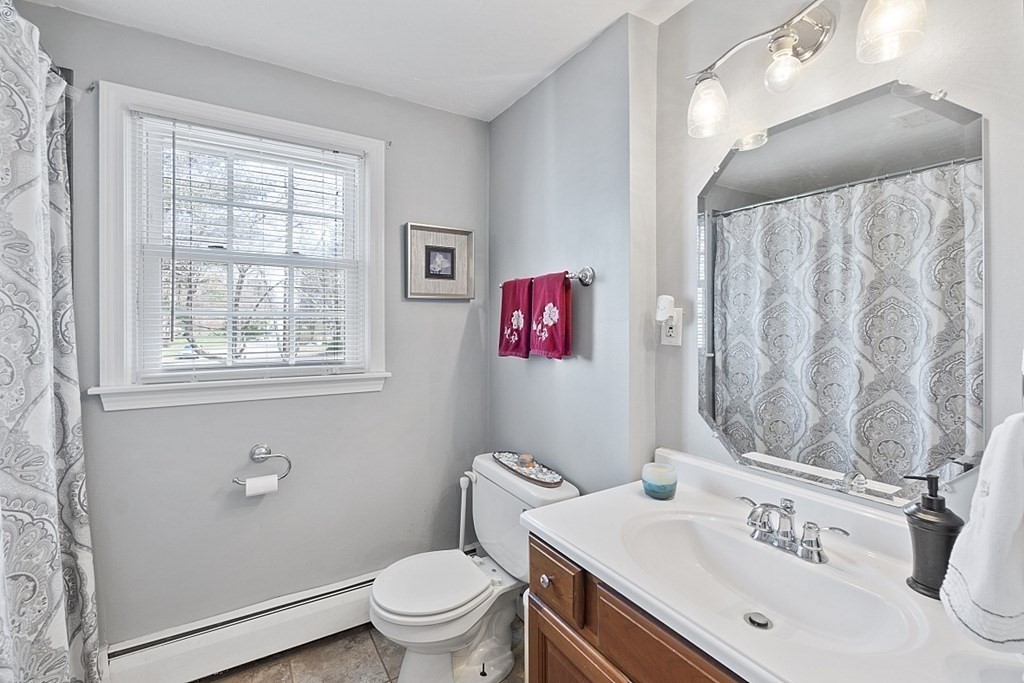 207 Park Road Chelmsford, MA 01824 - Photo 16 of 33