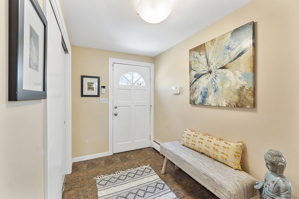 207 Park Road Chelmsford, MA 01824 - Photo 3 of 33