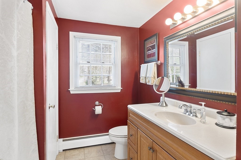 207 Park Road Chelmsford, MA 01824 - Photo 6 of 33