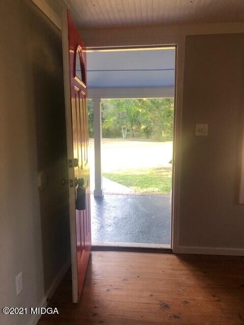 5310 Dixon Road Lizella, GA 31052 - Photo 3 of 18 a view of an front door