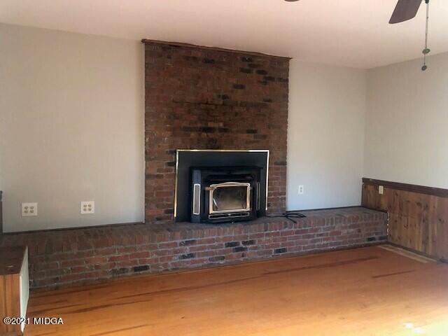 5310 Dixon Road Lizella, GA 31052 - Photo 8 of 18 a living room with a fireplace