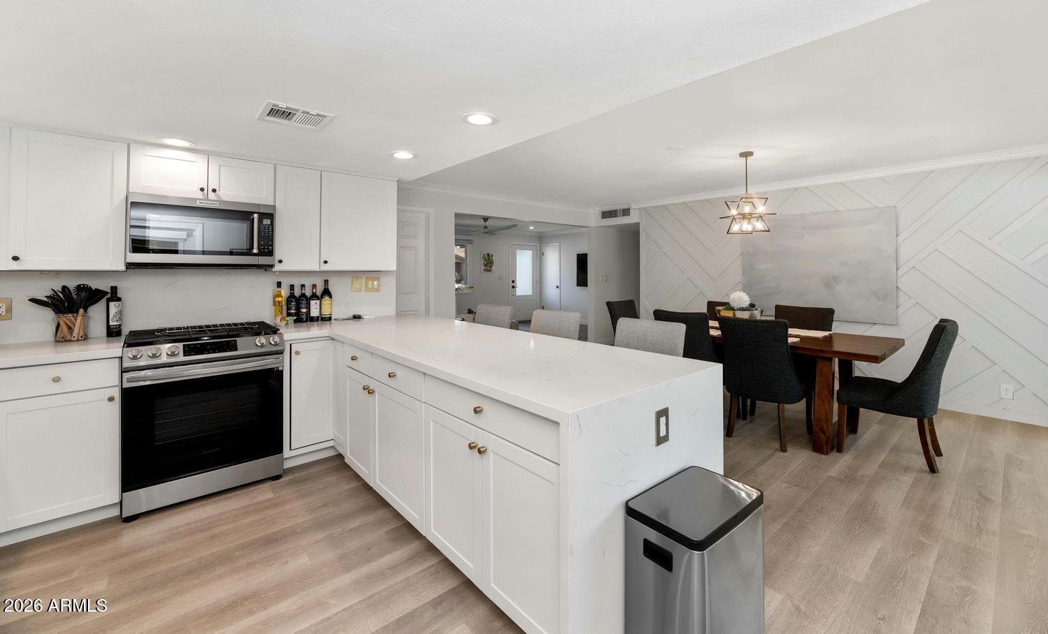 8225 East Jackrabbit Road Scottsdale, AZ 85250 - Photo 8 of 23 014-021-8225 E Jackrabbit-1500x908
