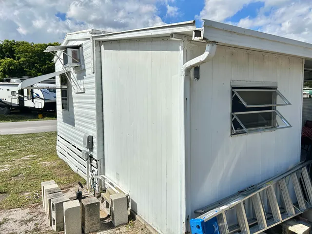 $39,000 | 875 Northeast 48 Th Pompano Beach, Unit 352, Pompano Beach, FL 33064