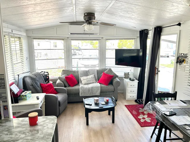 $39,000 | 875 Northeast 48 Th Pompano Beach, Unit 352, Pompano Beach, FL 33064